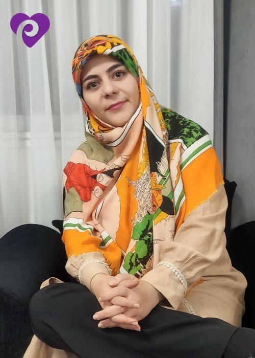 فروغ سادات